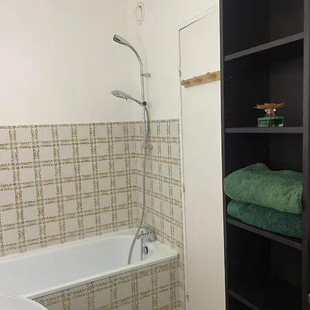 Appartement Petit Deux Pieces Avec Piscine Vallauris