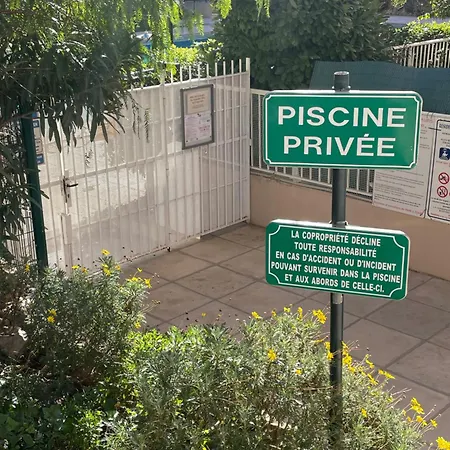 Petit Deux Pieces Avec Piscine *