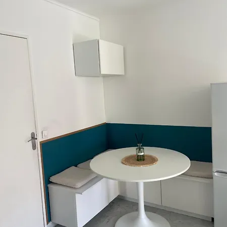 Petit Deux Pieces Avec Piscine Apartment *